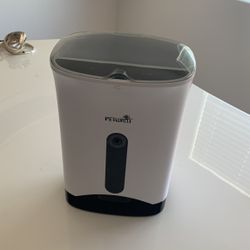 Cat/dog Food Dispenser