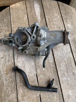 Mercedes M606 E300 Turbo Diesel Water Pump And Housing With Pipes