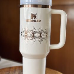 Stanley Quencher H2.0 40oz  Tumbler Cream Gloss Deco
