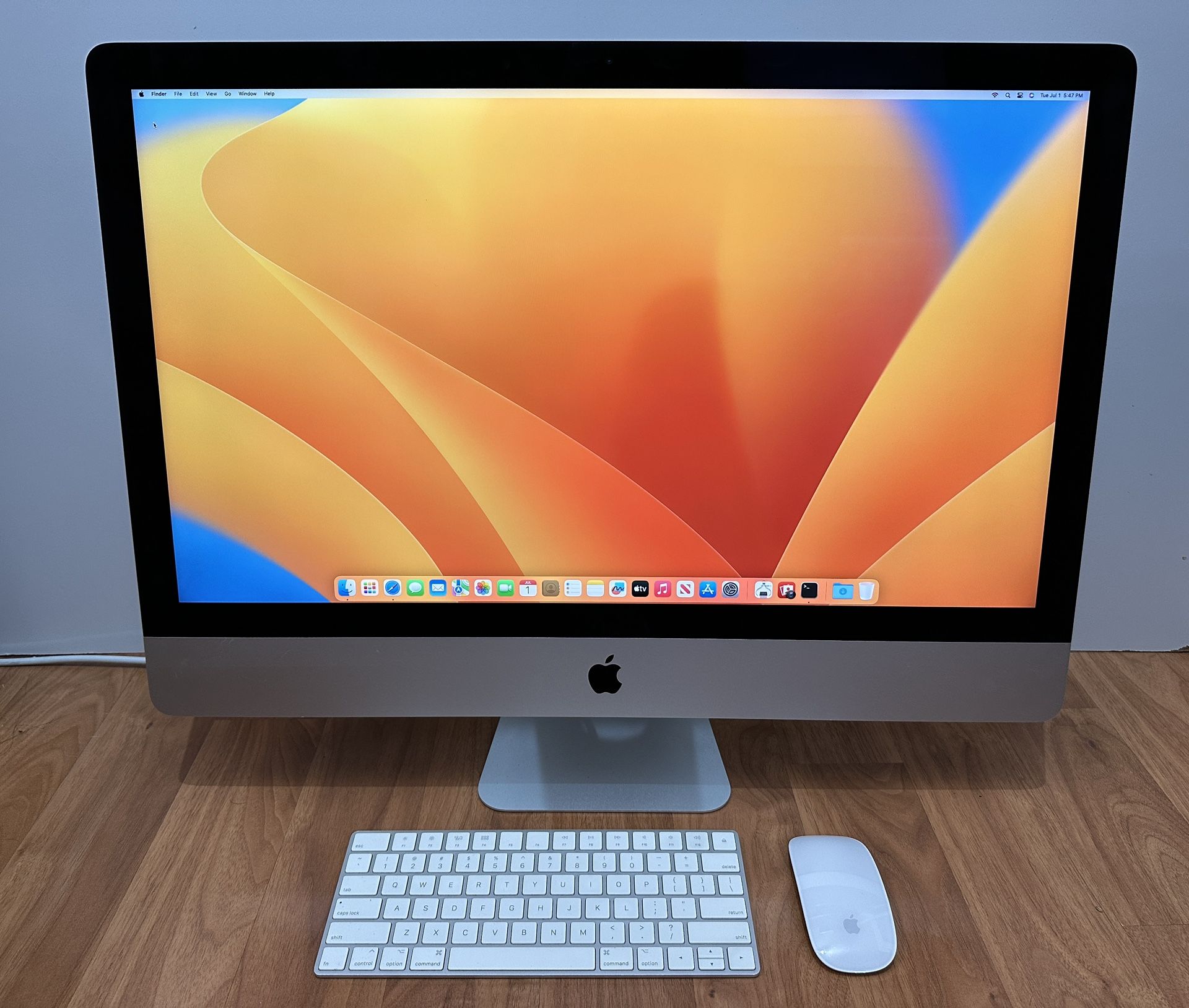 Apple iMac Retina 5K 27" Desktop MNE92LL/A (2017) 3.4GHz i5 24GB 1TB Fusion