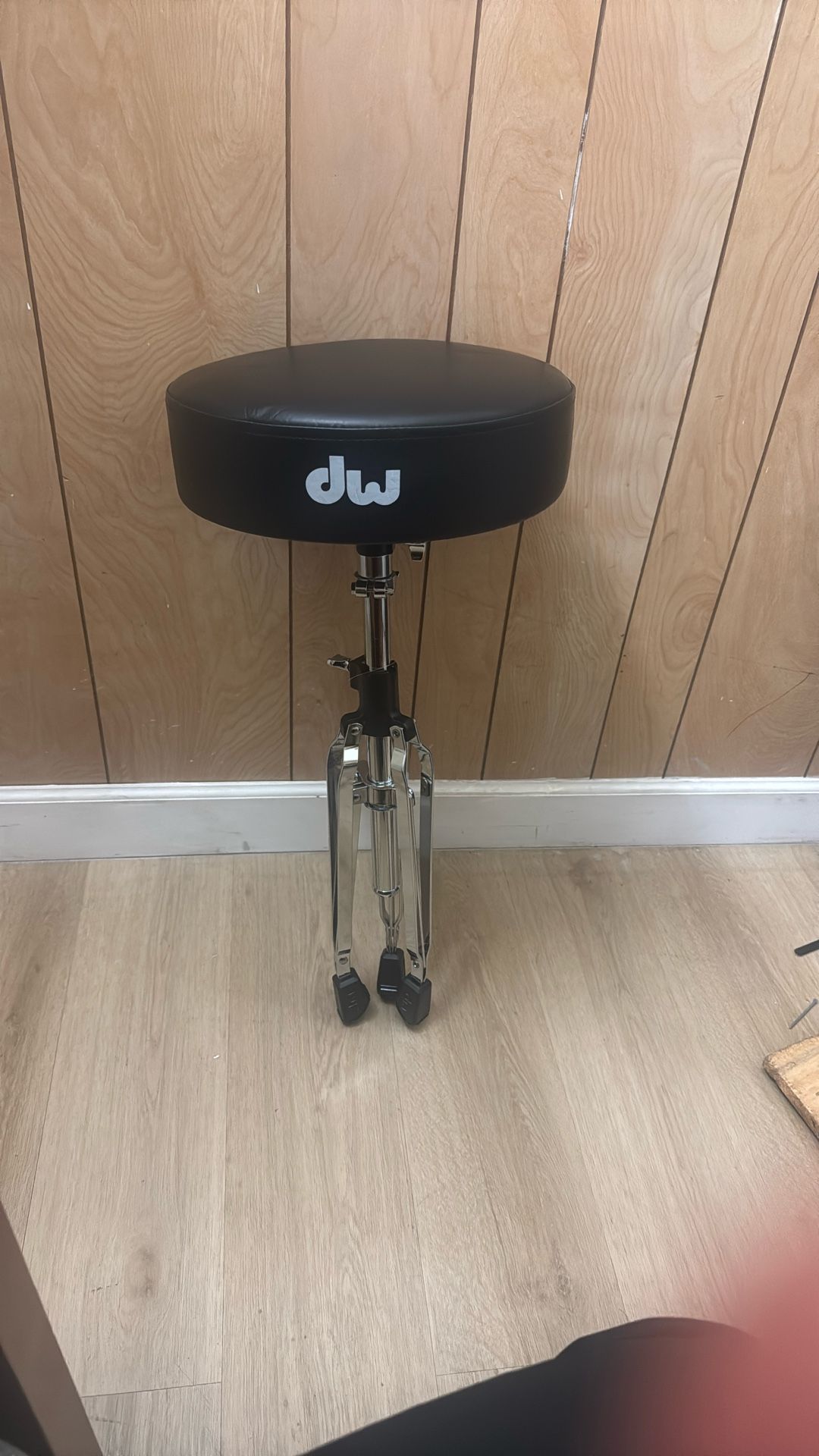 DW Throne (New)