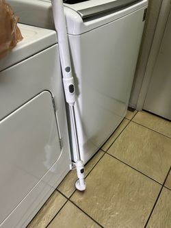 Cordless scrubber