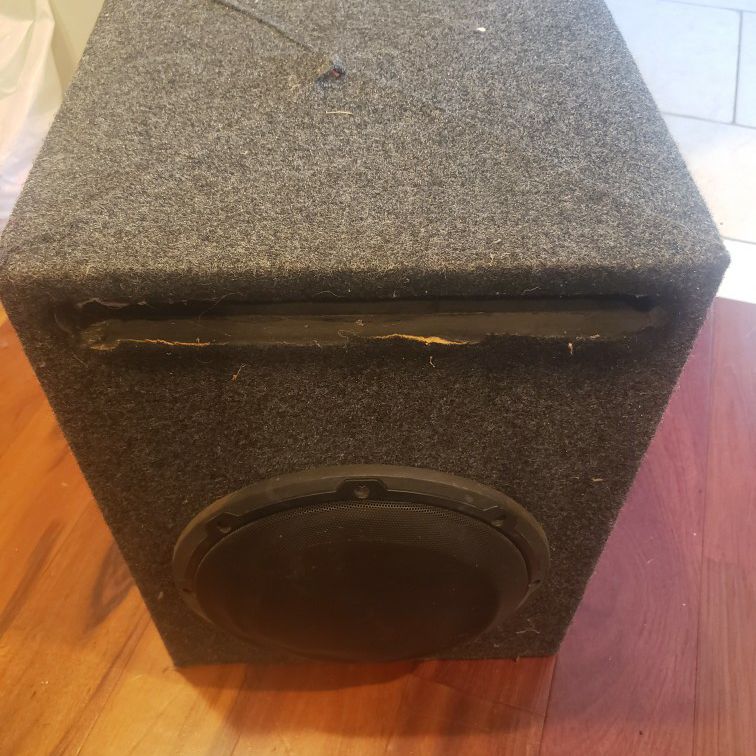 Alpine Amp And 10" Woofer In Box 