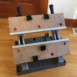 Black & Decker Bench Top Workmate Tilt Work Center & Vise