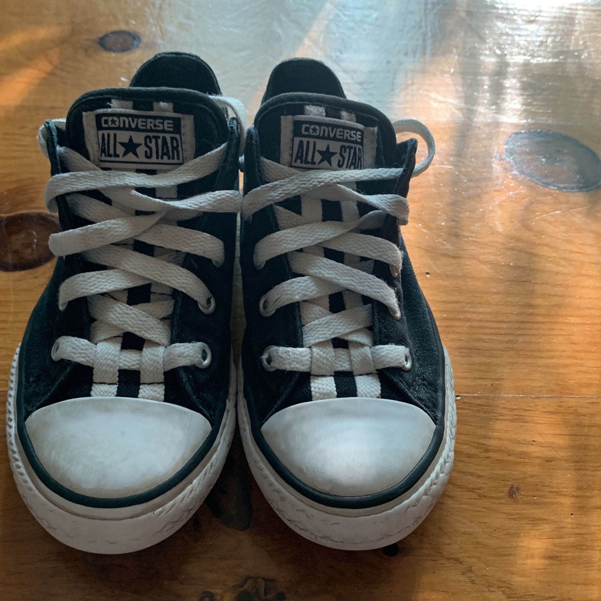 2 Pairs Converse ALL Star Size 1 And 1.5