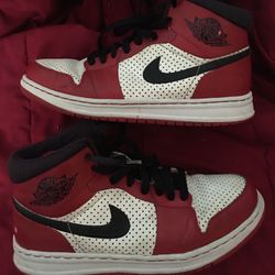 JORDANS YOUTH KIDS SIZE 5.5 $10