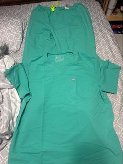 2XL Figs Scrub top and bottom