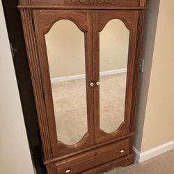 Armoire/ TV Cabinet