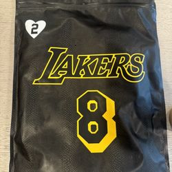 Kobe Give Away Jersey Form Statue Night 