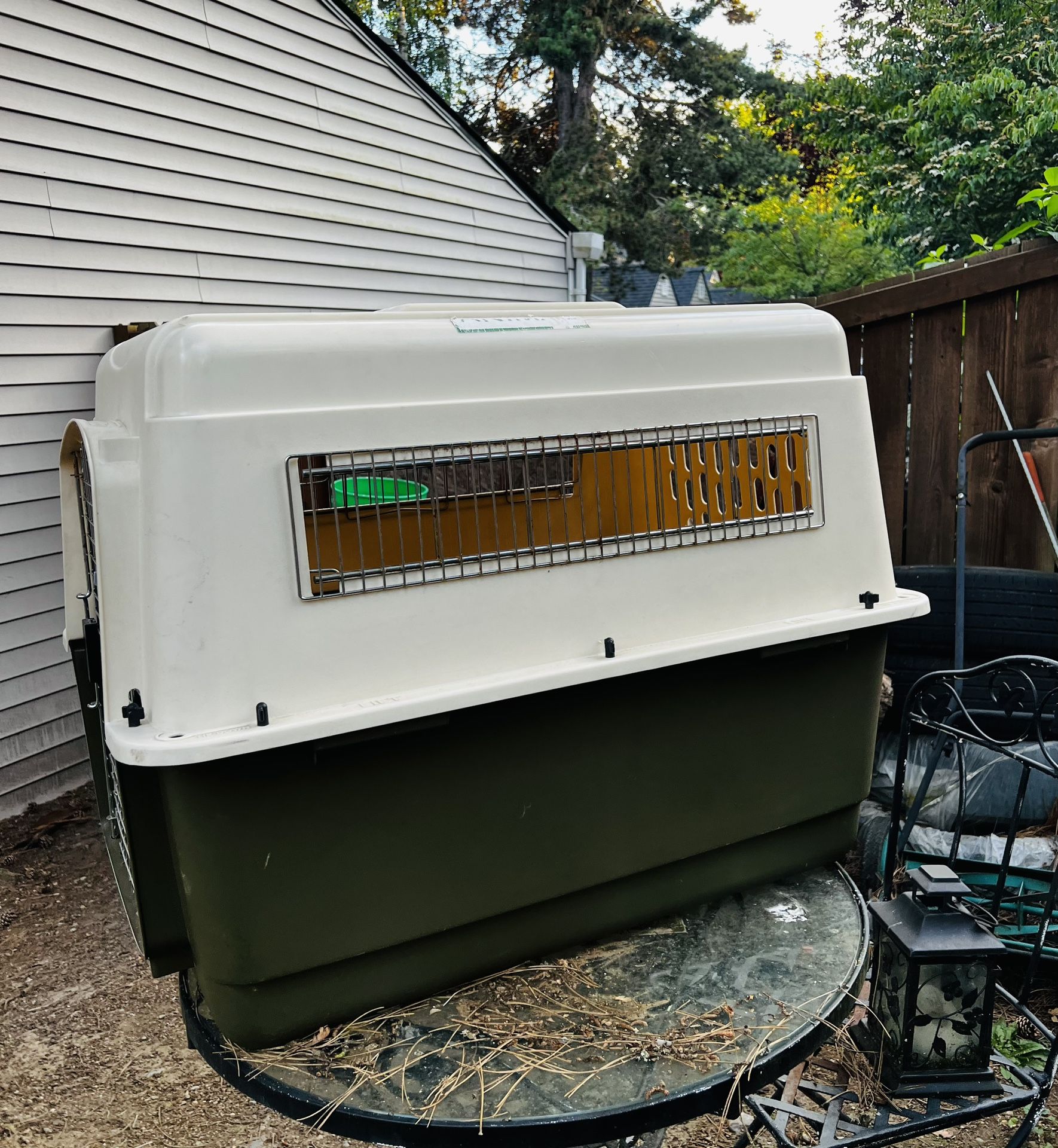 Dog Crate W/Feeder - TSA Approved