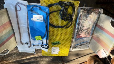 Lot of brand new victor reinz goetze BMW engine gasket sets