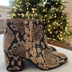 8.5 Like New Boots Franco Sarto 