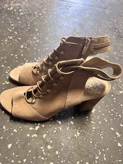 Vince Camuto Size 7