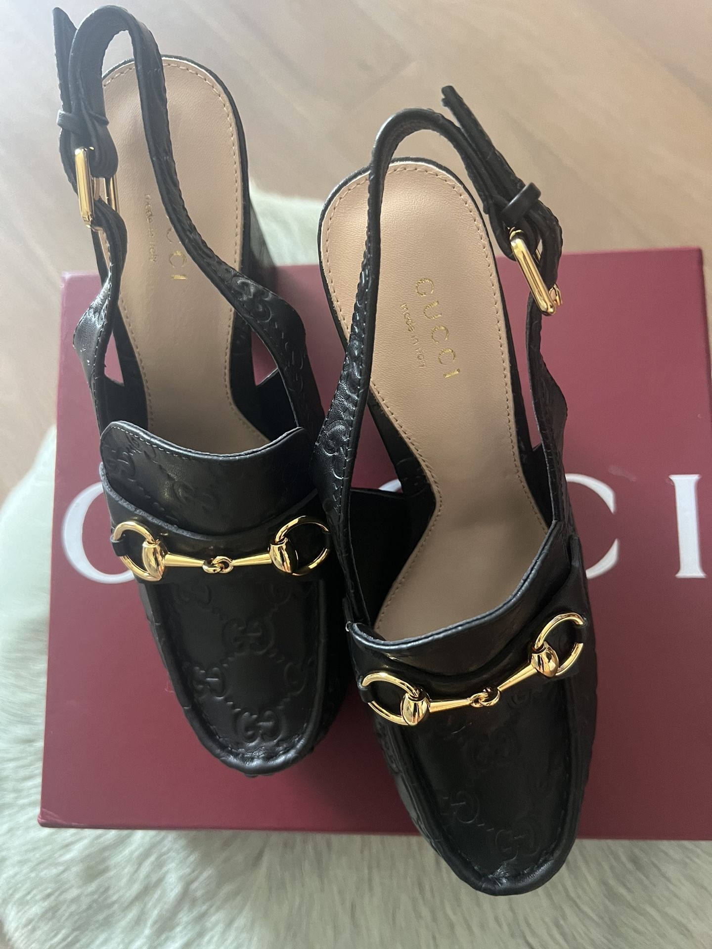Black Gucci Platform Size 37 (7 US)