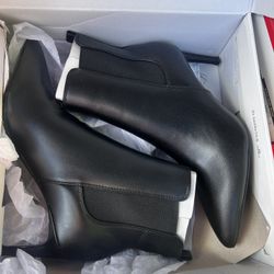 CALVIN CLAIN BOOTIES