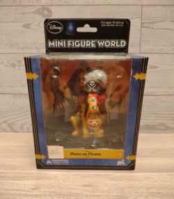 Disney mini figure world Halloween ( Pirate Pluto) 🎃