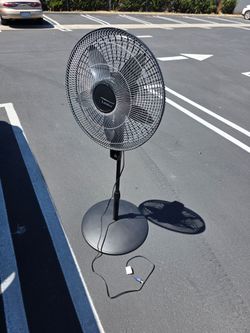 Lasko Pedestal Fan
