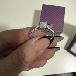 1CT PRINCESS CUT ENGAGEMENT RING 