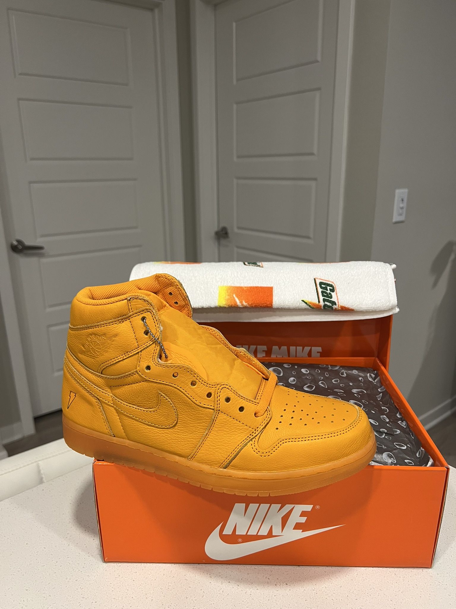 Jordan 1 Retro High “Gatorade Orange Peel” Size 12