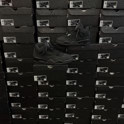 Jordan 4’s Black Cats 
