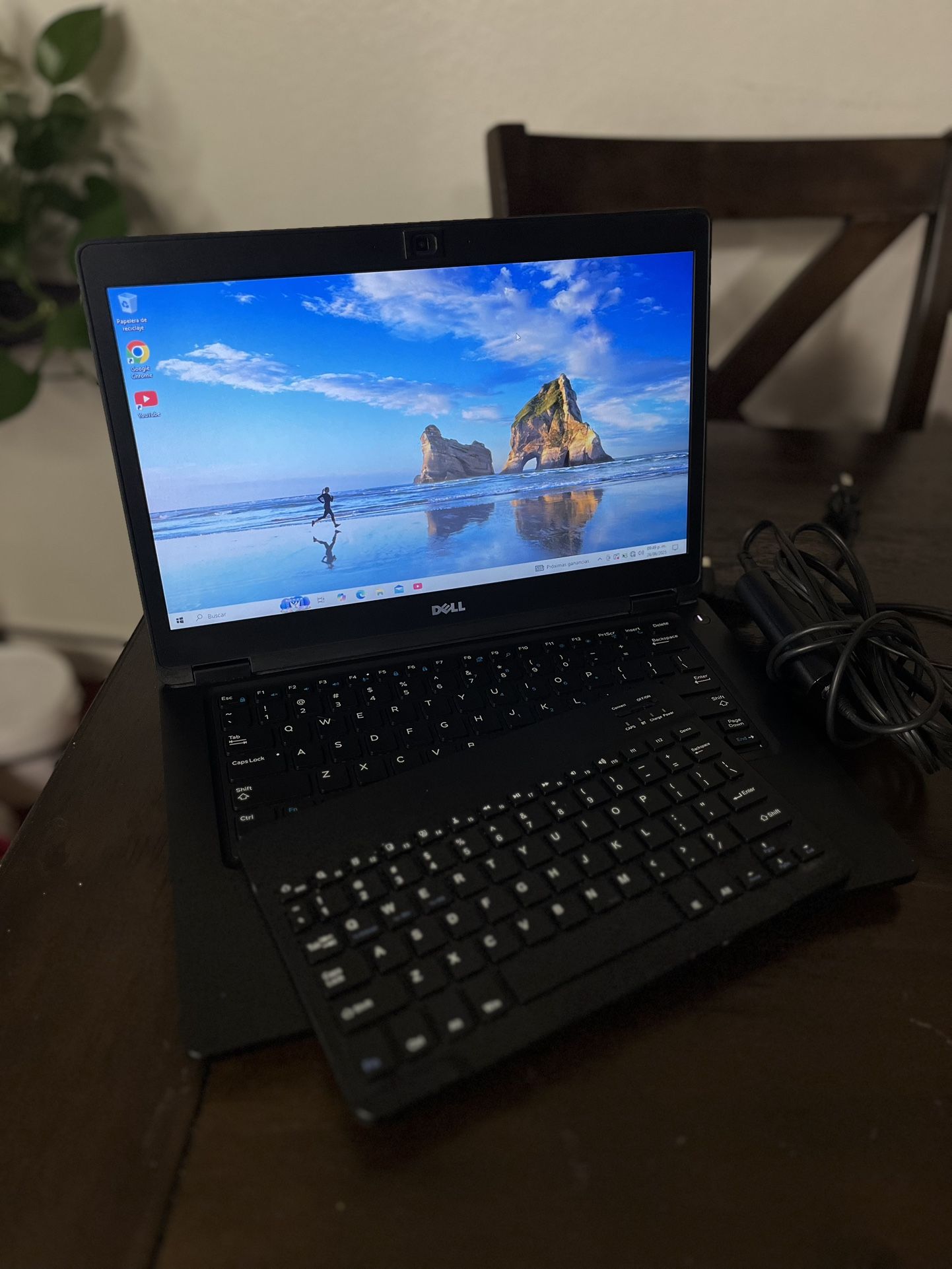 Dell Latitude 5480 – i5 / 8GB / 256GB – Has Issues, Read Description