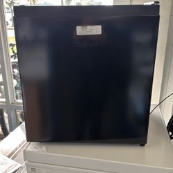 Hisense Mini Fridge