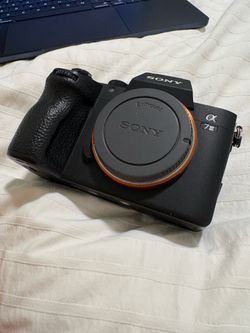 Sony A73