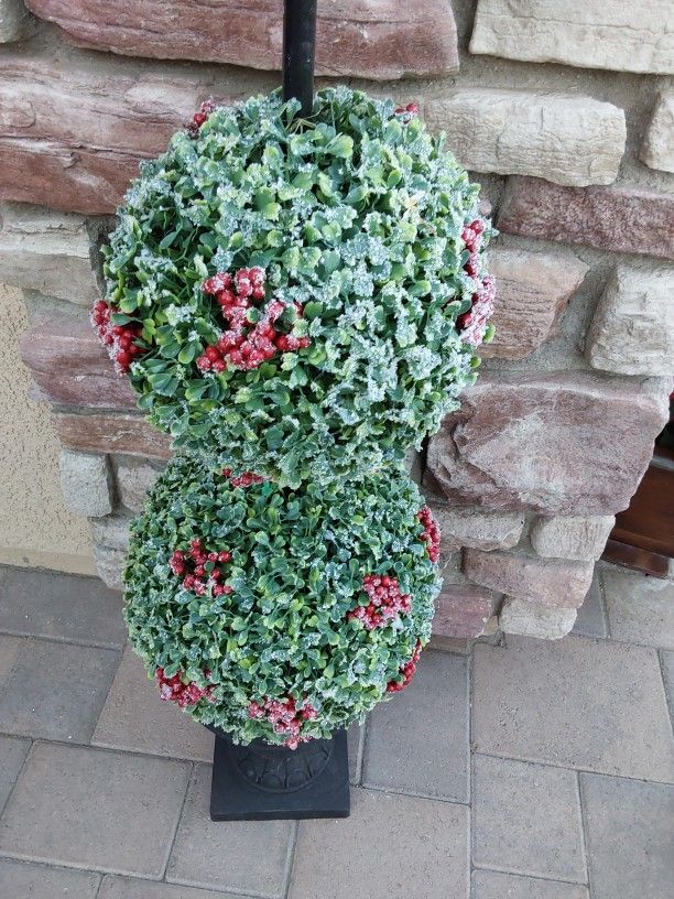 Topiary Artficial Tree