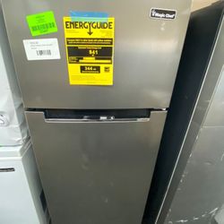 MAGIC CHEF MCDR740STE 7.3 cu. ft. 2-Door Refrigerator  OSOU