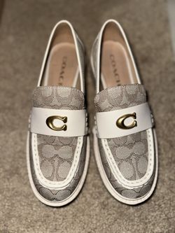  Women loafers (COACH) Size 6.5B
