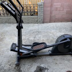 Elliptical Nordictrack 