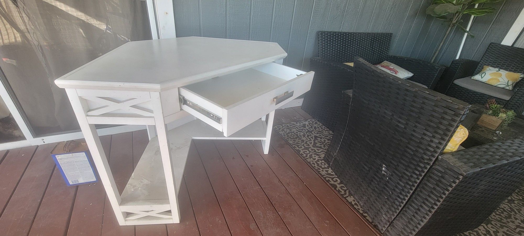 Corner Desk With Drawer 