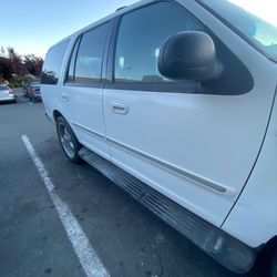 Ford Expedition 2000 White