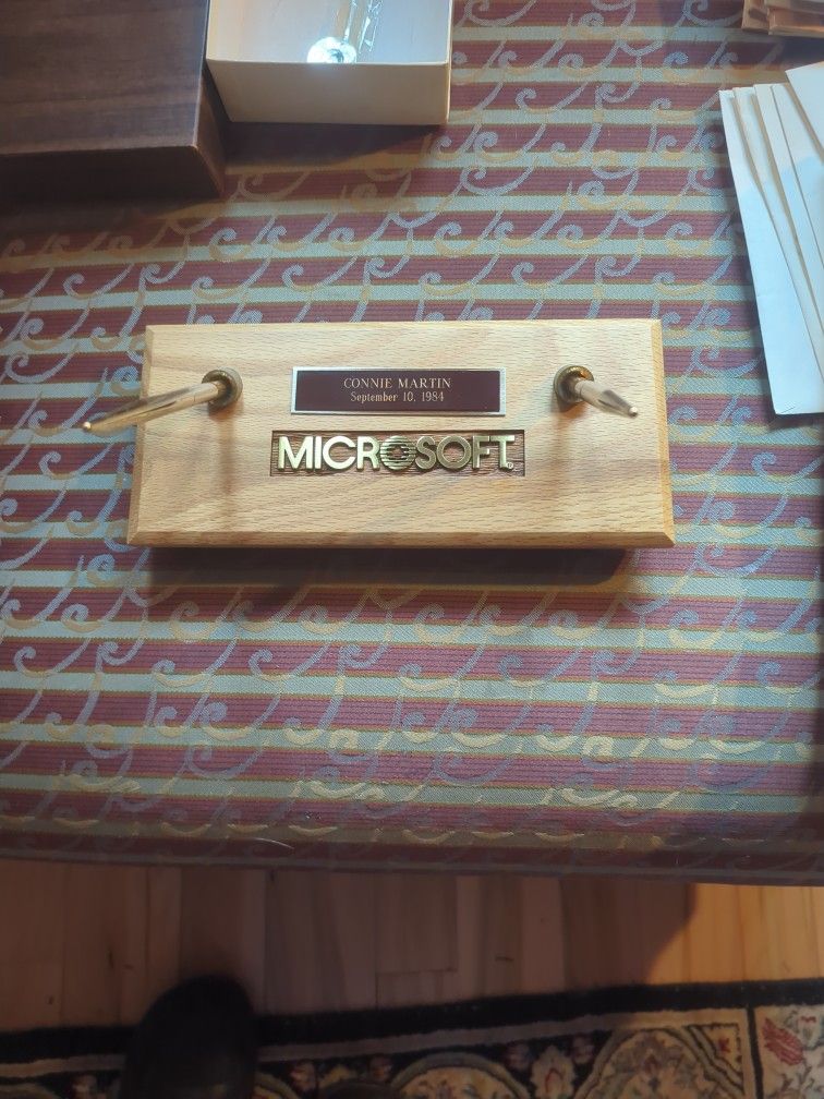 Microsoft 1984 Wood Desk Pen Holder