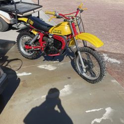 RM 80 Suzuki Dirt Bike 