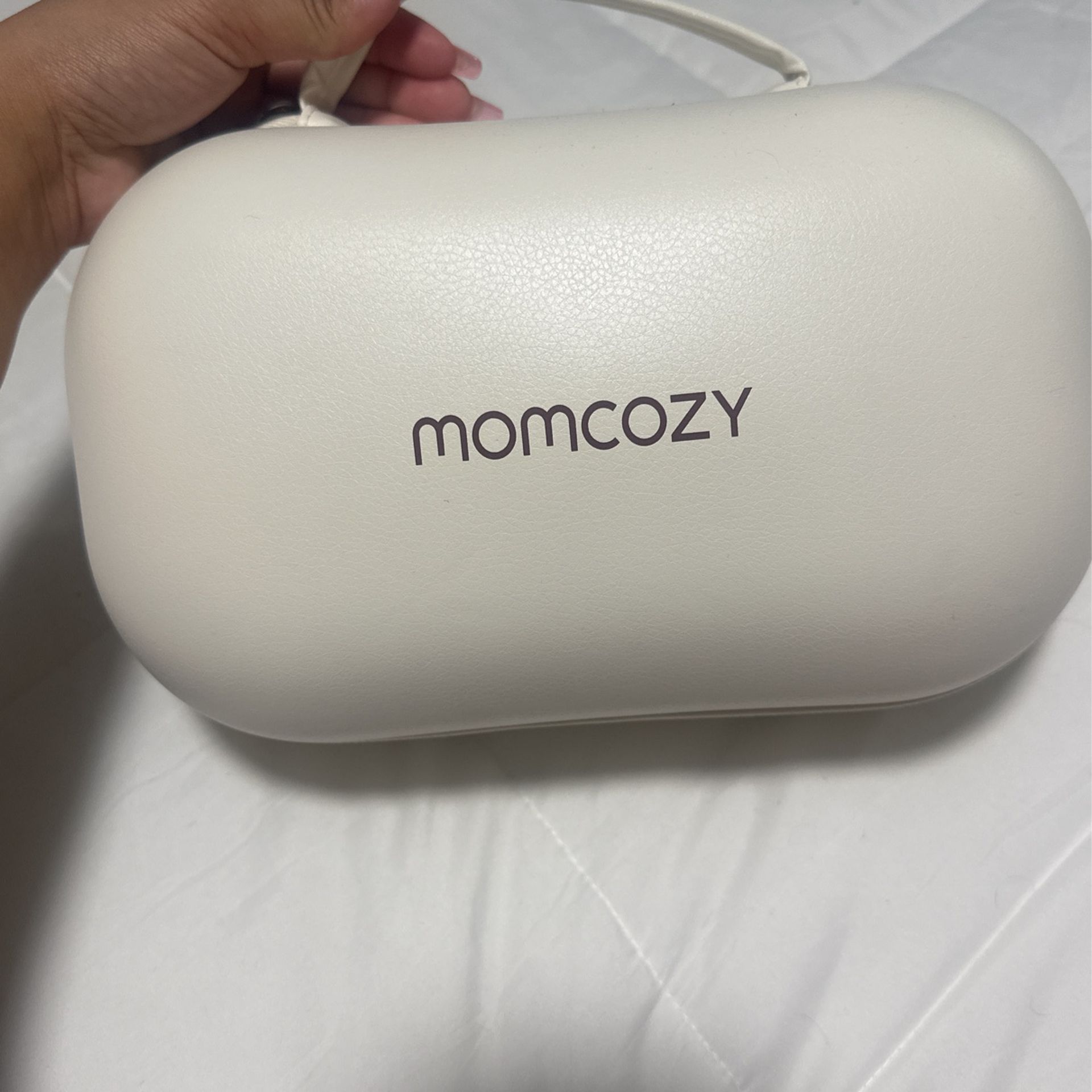 Never Used Before- Momcozy 