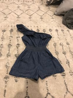 Girl’s jean romper shorts size 5