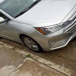 Hyundai Elantra 2019