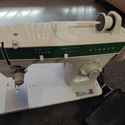 Vintage Singer 248 Sewing Machine (Excellent Condition) 
