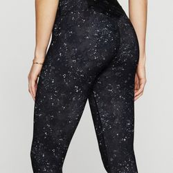 Fabletics Black Patterned Leggings in a XL