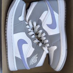 Wolf Grey Aluminum Jordan 1 Mid ✨ Size 6