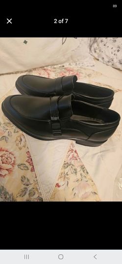 New mens size 11 Perry Ellis portfolio (ultrafoam)