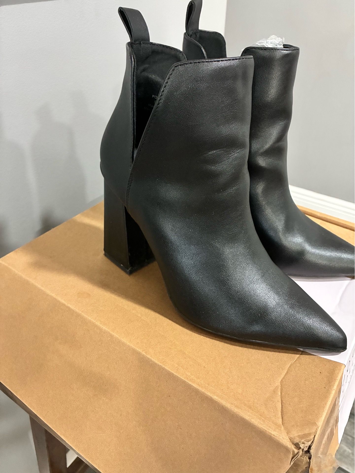 $5 Black Boots Women