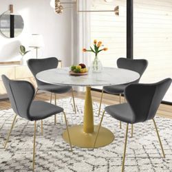 Dining Table + 4  Chairs 