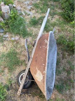 Vintage Heavy-Duty Steel Wheelbarrow – Solid Wood Handles