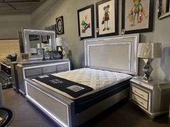 Glamorous bedroom set! $2899 🚨🔥 Easy Financing!