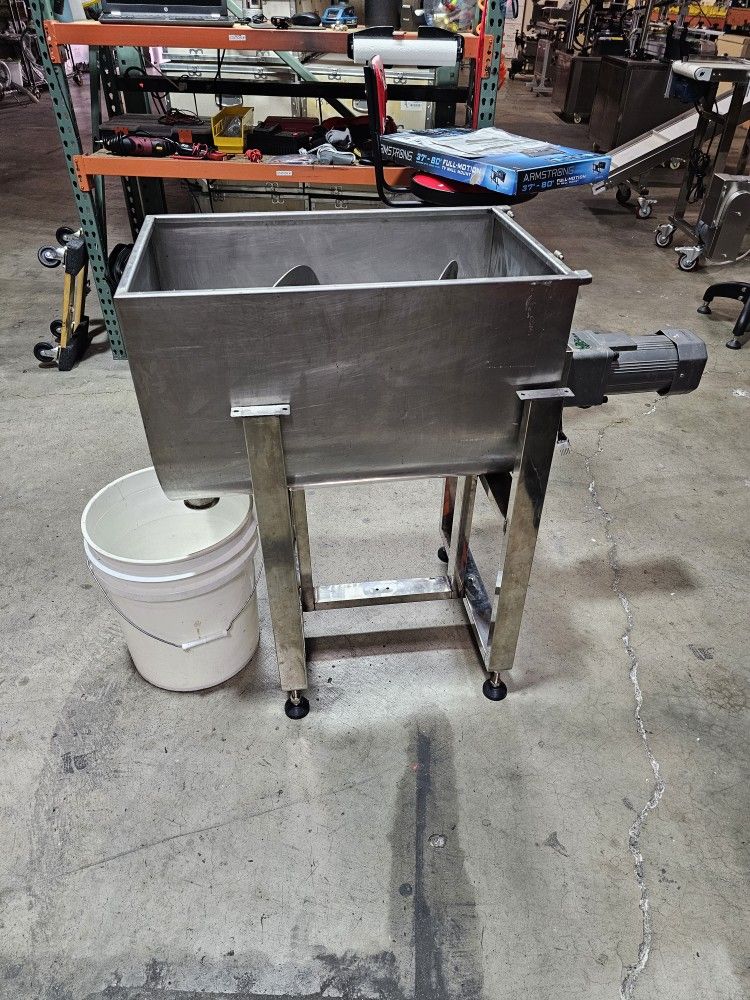 Ribbon Mixer 21gal With Stand.