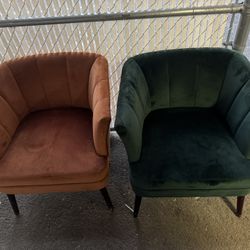 Accent Chairs 