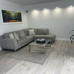 Like New Chaise Sectional