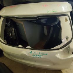 2016 Nissan Rogue Tailgate 